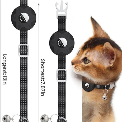 Cat collar with silicone tracker pocket